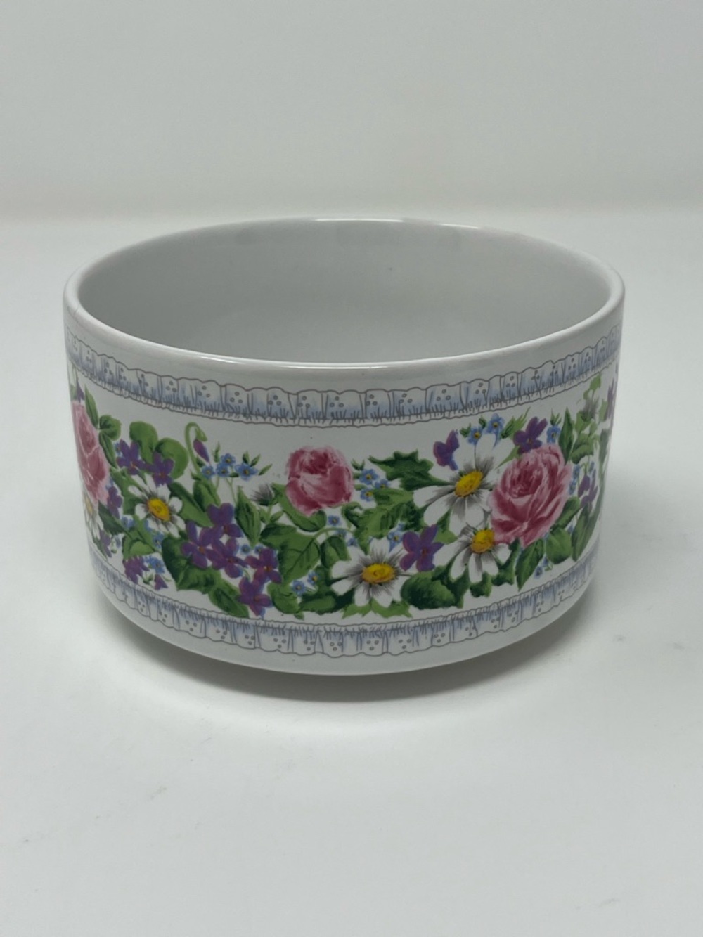 Vintage Cottagecore Trinket Bowl Shabby Chic Jewelry Dish Roses & Daisy 90’s - Picture 2 of 6